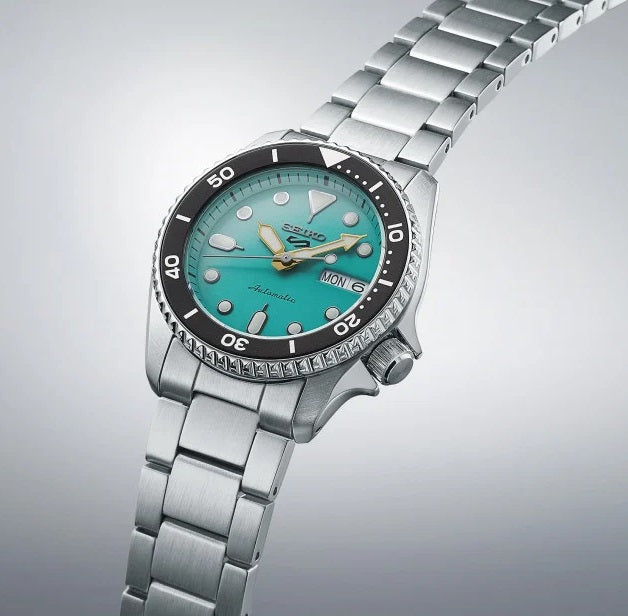 Seiko 5 Sports Automatic Watch SRPK33K1 Mid Size 38mm Tiffany SKX Series 4R36