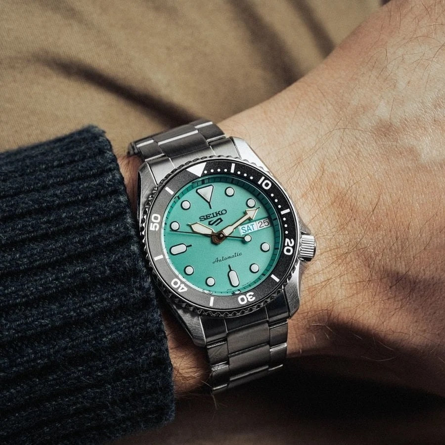 Seiko 5 Sports Automatic Watch SRPK33K1 Mid Size 38mm Tiffany SKX Series 4R36